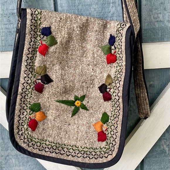 Handbags - NWOT Embroidered Wool Exterior Crossbody Bag Boho Style